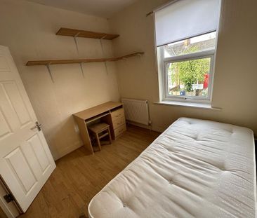 6 bedroom semi-detached house to rent - Photo 6
