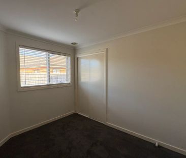 WELL PRESENTED TWO BEDROOM FRONT FACING UNIT! - Photo 6