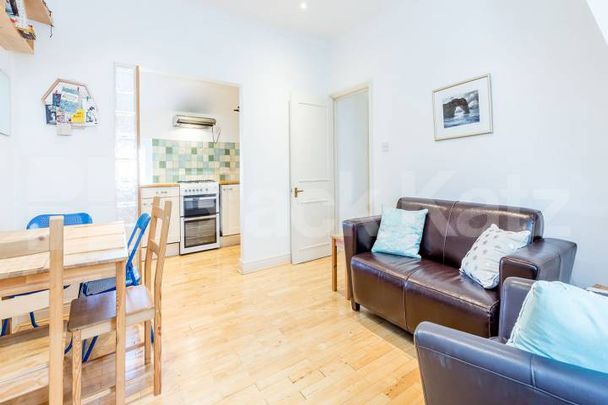 2 bed located within a bank conversion close to Hornsey Station - Photo 1
