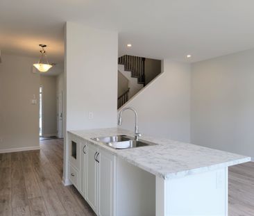 For Lease - 235 CALVINGTON Avenue, Kanata, Ontario - Photo 6