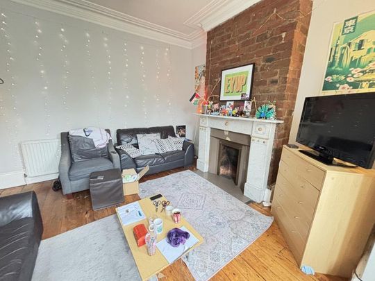 4 bedroom house to rent - Photo 1