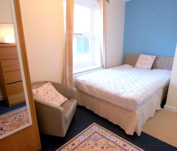 Room 2, 1 Montpellier Retreat, CHELTENHAM GL502XG - Photo 1