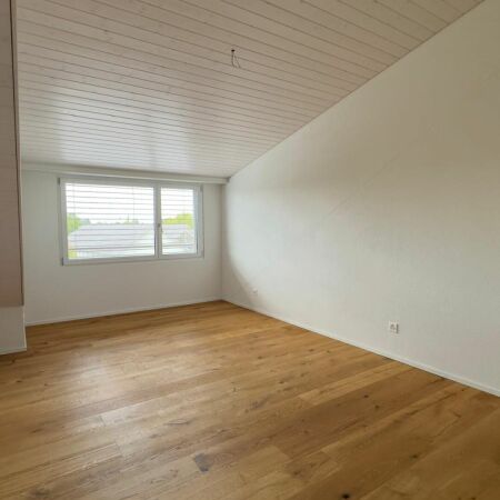 Moderne Dachwohnung in Bettwiesen zu vermieten! - Foto 1