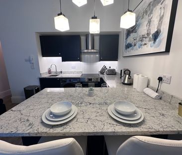 1 Bed Flat, Milman Road, RG2 - Photo 1