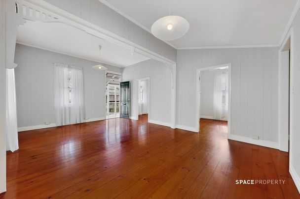 Charming Petrie Terrace Home For Rent - Photo 1