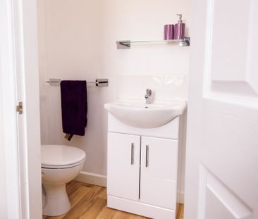 Friendly and quiet shared house, central location - Photo 2