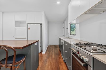 12 Argyle Place, Curtin ACT 2605 - House For Rent | Domain - Photo 2