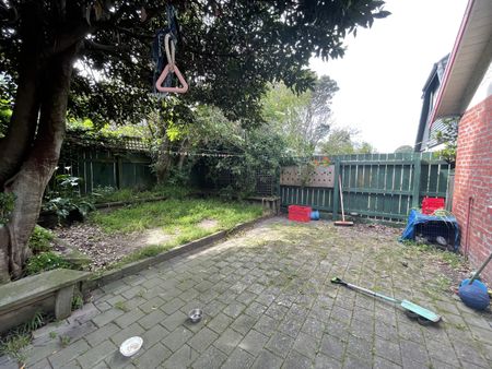 Character Home in Island Bay - Photo 3