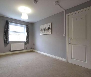 Locking Drive Kingsway, Quedgeley, Gloucester, Gloucestershire, GL2 - Photo 5