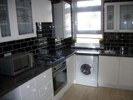 Room in a Shared Flat, Exonbury, NW8 - Photo 3