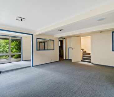 Spacious Family Home - Photo 4