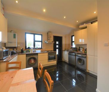 2 bedroom maisonette to rent - Photo 5