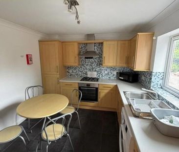 4 bedroom detached house to rent - Photo 6