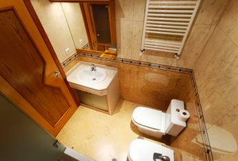 Apartamento T3 com Terraço Privativo para Arrendamento em Nova Queijas