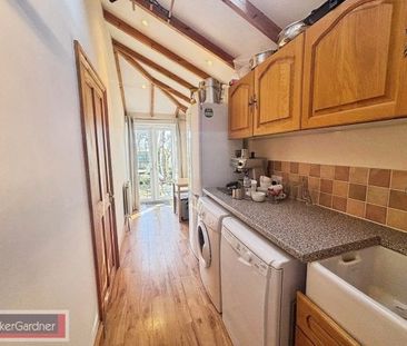 London Road, Stapleford - Photo 2