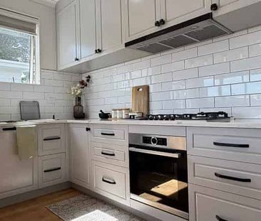 Papakura Ã¢Ãâ¬Ã" Pristine 5 Bedroom Family Home for Rent! - Photo 2