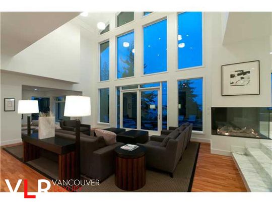 House in West Vancouver, BC - Photo 1