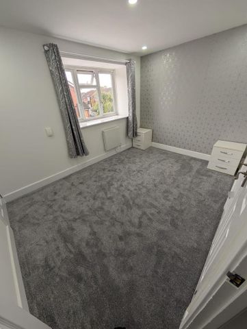 2 bedroom semi-detached house to rent - Photo 3