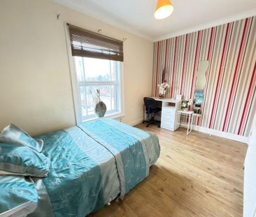 6 bedroom semi-detached house to rent - Photo 4