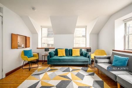 2 bedroom end of terrace house to rent - Photo 2