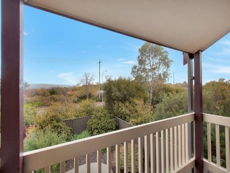 3 bedroom tidy townhouse - Photo 2