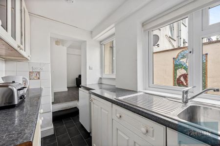 1 bedroom in a house share to rent - Photo 5