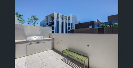 Modern and Stylish 2-Bedroom apartment in the Heart of West Village! - Photo 4