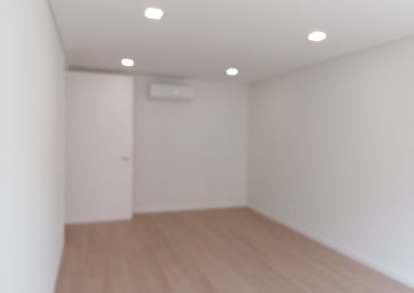 Fantástico Apartamento T2 para Arrendamento na Amadora