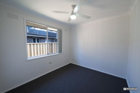 Comfortable 3-Bedroom Home - Photo 3