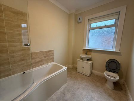 3 bedroom house to rent Charlotte Road, Wallasey, Merseyside, CH44 - Photo 5