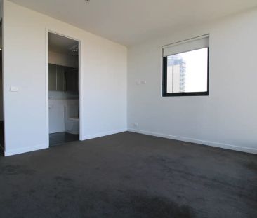 “GREAT SIZED 2 BEDROOM 2 BATHROOM APARTMENT” - Photo 3