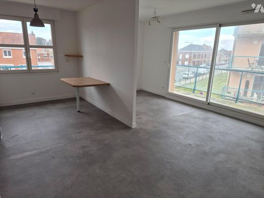 Dans résidence recherchée avec ascenseur et proche du centre ville de Wormhout, appartement de ... - Photo 1