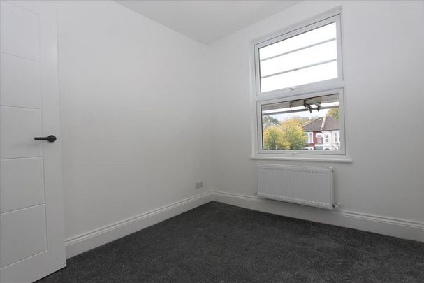 3 bedroom flat to rent - Photo 1