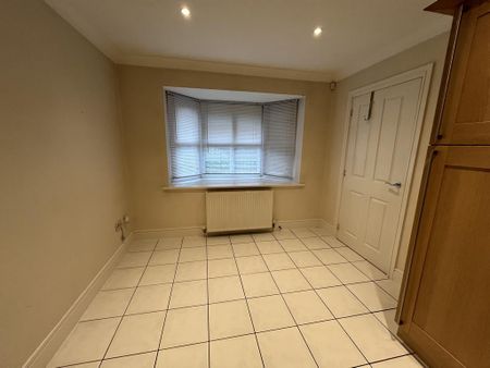 4 bedroom semi-detached house to rent - Photo 5