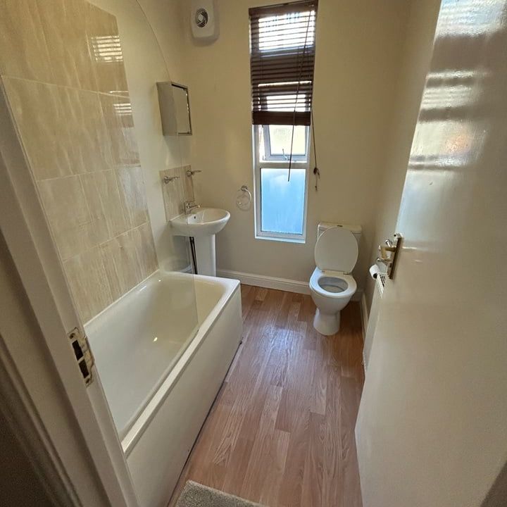 5 Bed Terraced House, Horfield Road, BS2 - Photo 1