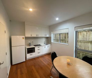 Well Presented Granny Flat - Photo 5