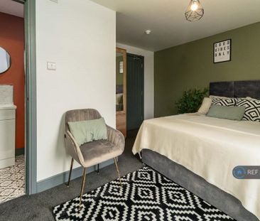 1 bedroom in a house share to rent - Photo 4