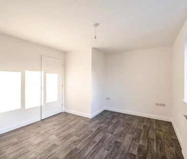 2 bedroom semi-detached house to rent - Photo 3