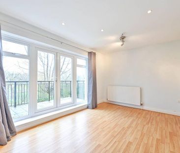 4 bedroom semi-detached house to rent - Photo 3