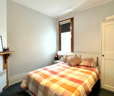 CITY LIVING - Photo 4