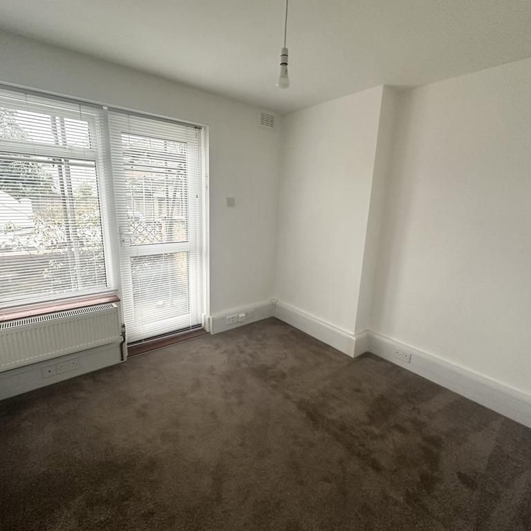 2 bedroom maisonette to rent - Photo 1
