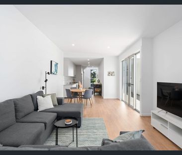 Stylish & Low-Maintenance Living in a Prime Tonsley Location - Photo 2