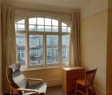 4 bedroom apartment to rent - Photo 4