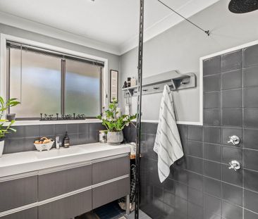 feel on top of the world - Photo 3