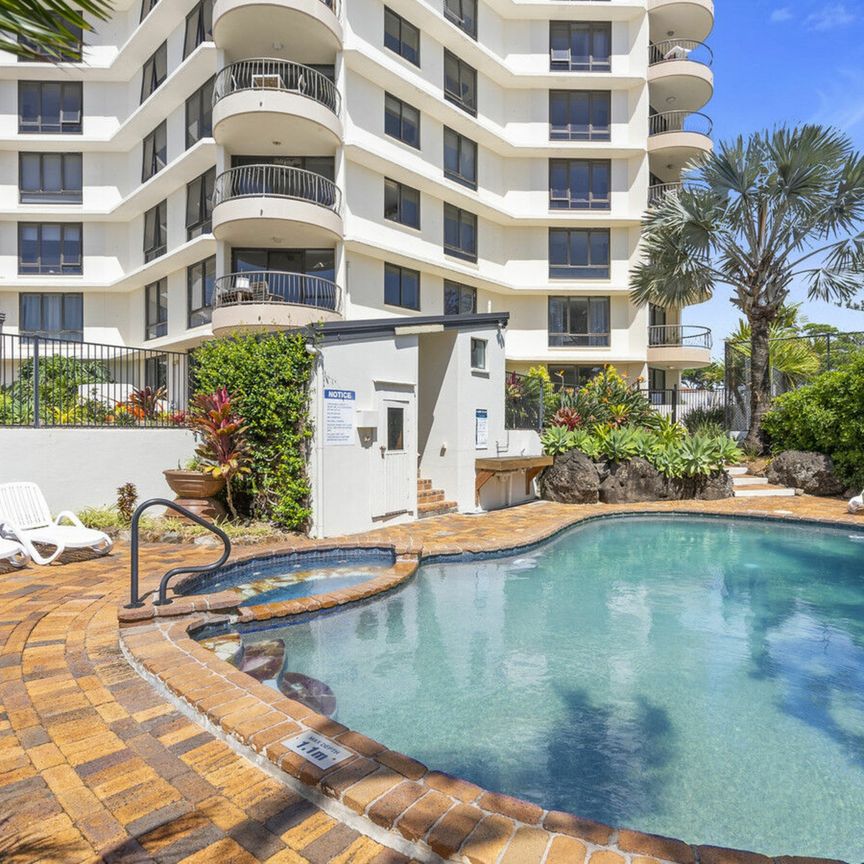 Central Beachside Apartment with Spectacular Views! - Photo 1