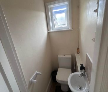 Room 4, 40a Farnham Road, Onslow, GU2 4JN - Photo 4