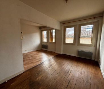 Location Appartement 2 pièces 46m² AIRE SUR L ADOUR 40800 - Photo 2