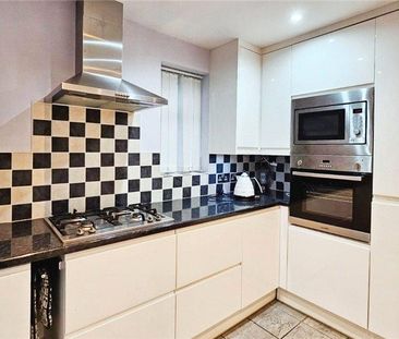 2 bedroom maisonette to rent - Photo 2