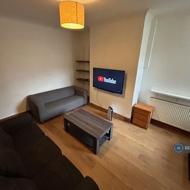 4 bedroom terraced house to rent - Photo 1