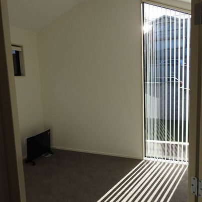 Comfort, Space & Convenience in the Heart of Ngaio - Photo 1